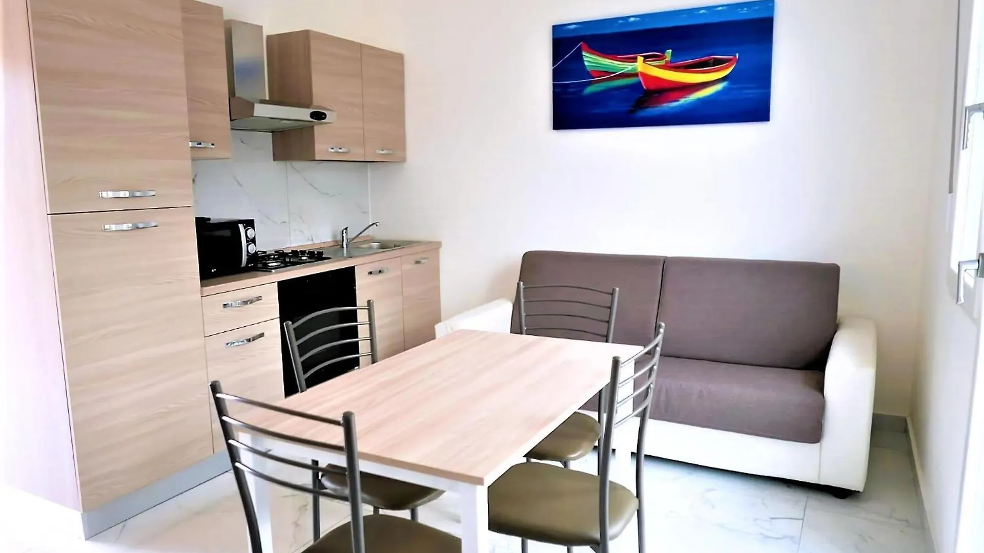 Familienfreundliche Wohnung, Nur 250M Vom Meer contacts